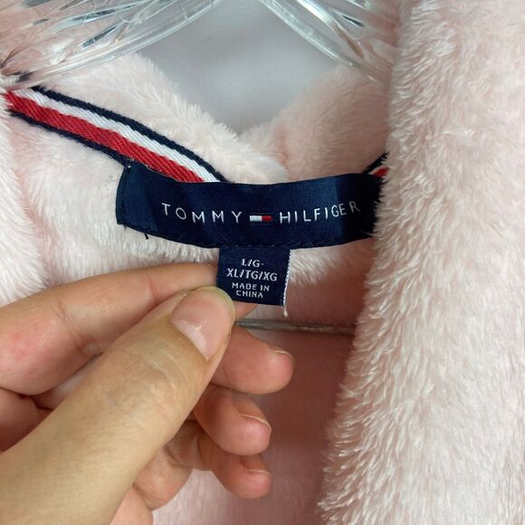 Tommy Hilfiger Pink Star Print Hooded Robe Sz L XL Soft Faux Fur Texture Pockets - Picture 10 of 11